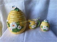 Honeycomb Daisy Flower Cookie Jar, Creamer & More