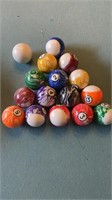 SET OF POOL BALLS