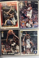Mixed lot of 32 Basketball & Football cards
