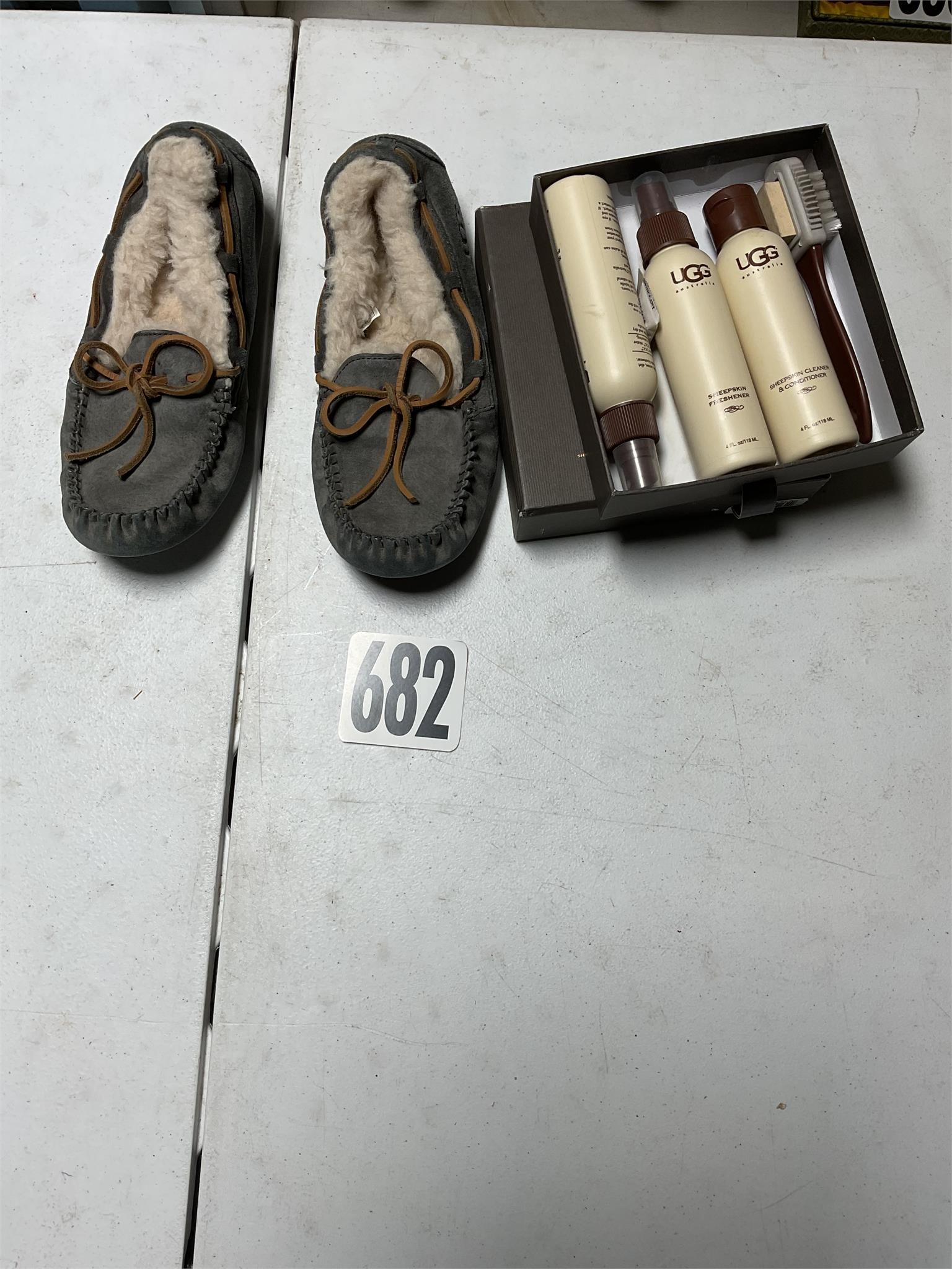 UGS Slippers & Cleaner Set-size 8