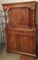 K - SIDEBOARD / HUTCH EXCELLENT CONDITION (B001)