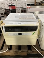 Frigidaire Window Air Conditioner ***LITTLE