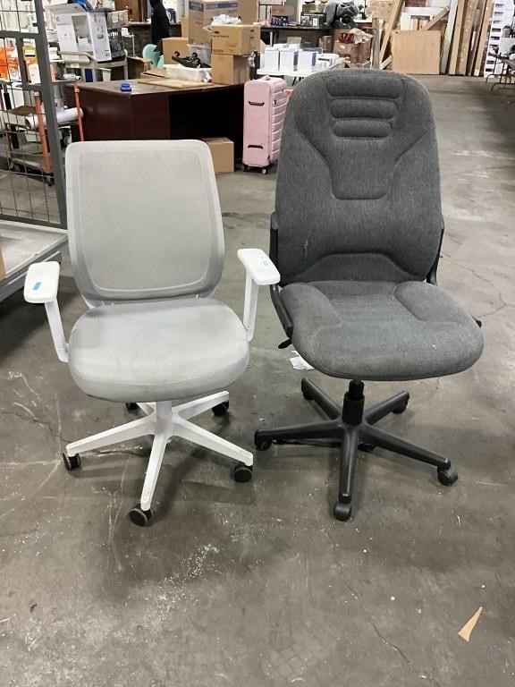 1 Lot (2) Office Chairs