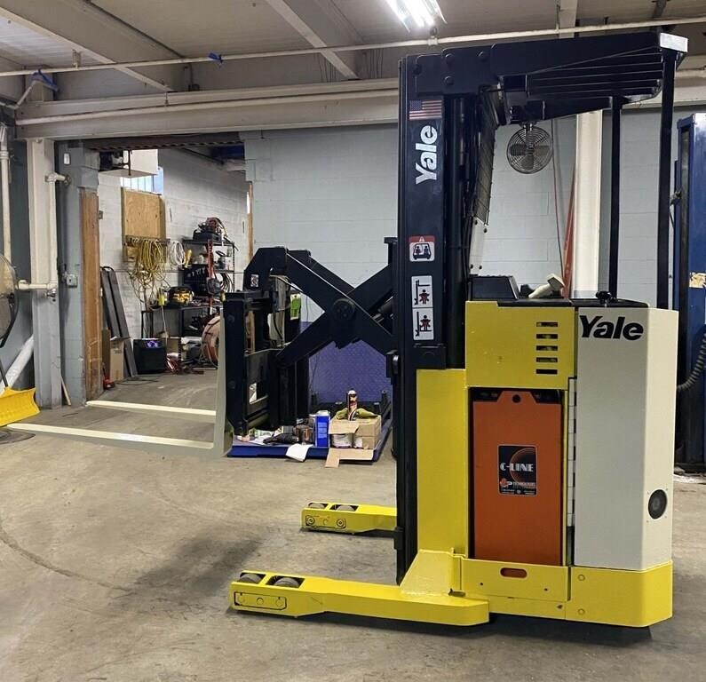 Yale Reach Truck