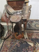 hand carved horse saddle kokomo,IN