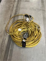 100 Ft Extension Cord w Husky Strap