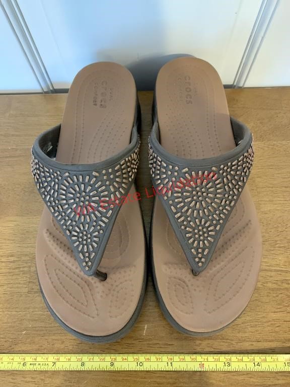 Women’s Crocs Sandals Size 10 (Madison)