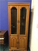 Broyhill Wood China Cabinet