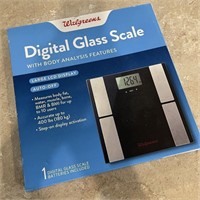 Digital Glass Scale with Body Analysis Features