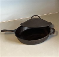 Lodge 10in Cast Iron Pan w/Lid