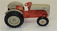 1:16 Ford Farm Tractor