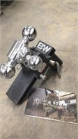 B&W ADJUSTABLE THREE WAY HITCH