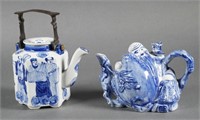 2 CHINESE BLUE AND WHITE TEA POTS