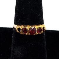 9k Gold and Garnet Ring