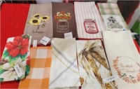 43 - NEW WMC LOT OF KITCHEN LINENS (F162)