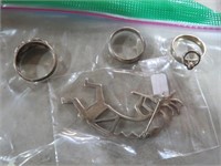 3 STERLING SILVER RINGS & PIN