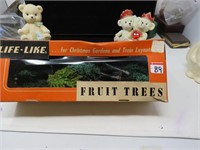 1960 ERA Life Like Fruit Trees Train Platform