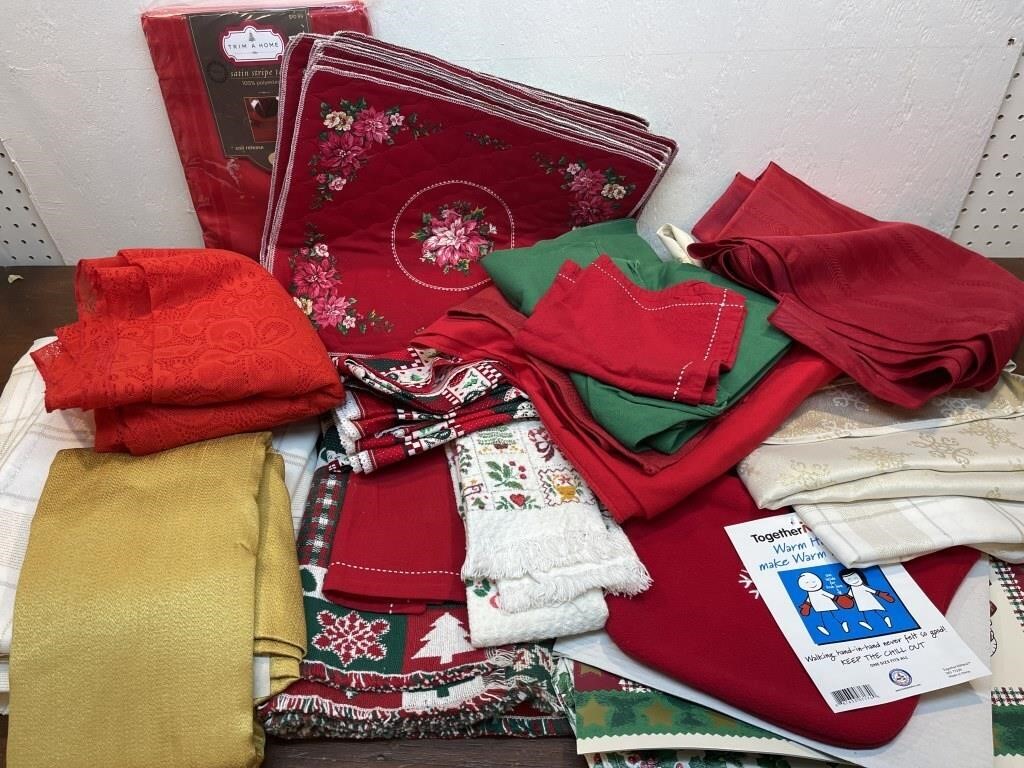 Christmas table coverings - placemats,