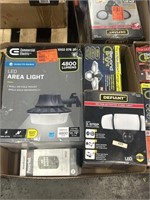 1 LOT BOX OF COMMERCIAL ELECTRIC LED AREA LIGHT