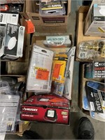 1 LOT BOX OF ASST TOOLS: HUSKEY RECHARGEABLE LED