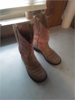 2 pairs of ladies boots