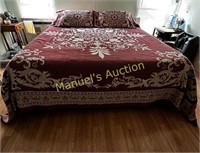 PREOWNED KING SZ BED W/ SPREAD & 2 SETS SHEETS