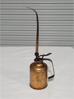 ANTIQUE OIL CAN CIRCA 1930S