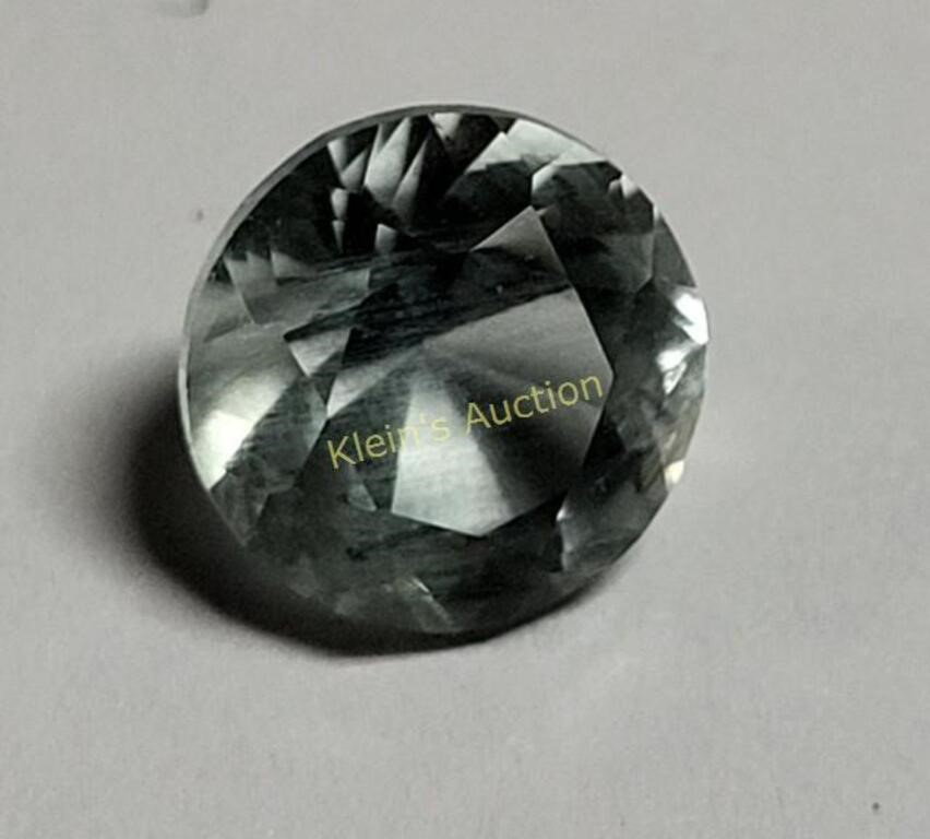 3 carat round brilliant cut aquamarine gemstone