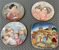 11 - LOT OF 4 COLLECTIBLE PLATES (L71)