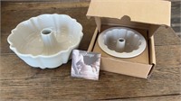 Longaberger Woven Traditions Pottery Bundt 9 1/2