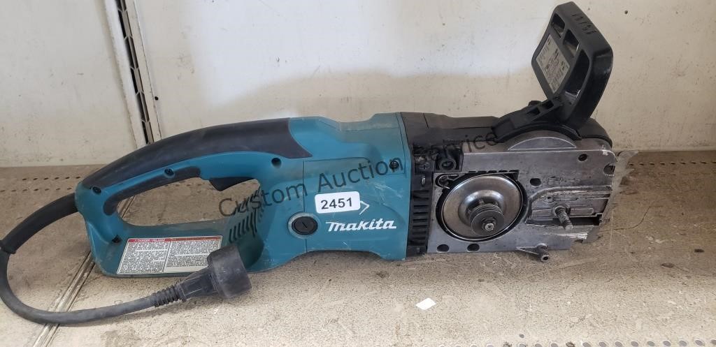 Makita electric chainsaw as is