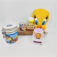 Looney Toons Tweety Bird Lot