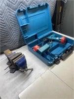 Working Makita 12 V drill comes with 2