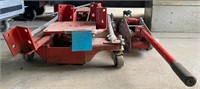 K - LOT OF 2 FLOOR JACKS (G1  68)