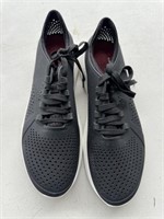Mens Crocs size 12 Tennis Shoes