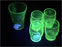 Set of Glasses Green Uranium Glass