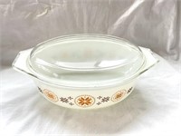 Pyrex Town & Country Covered Casserole Dish