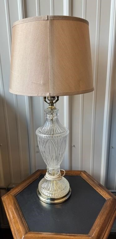 Lane Table With Lamp ( NO SHIPPING)