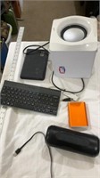 Speaker, Bluetooth speaker, Logitech keyboard