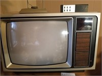 19" Vintage JC Penney TV w/Remote & Rabbit