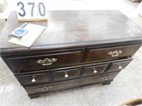 3 Drawer Dresser 31.5"T X 40"W X 18.5"D