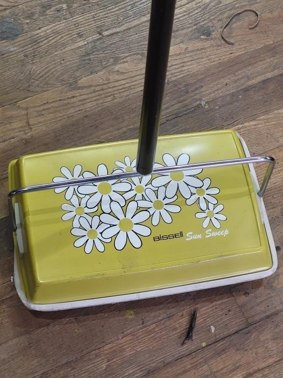 VTG Bissell Sun Sweep Sweeper