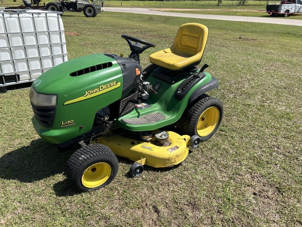 John Deere L130 automatic lawn mower