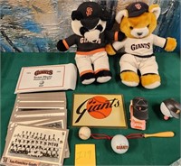 N - LOT OF SF GIANTS COLLECTIBLES (I19)