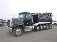 2017 Freightliner 114SD 18 Super Dump Truck