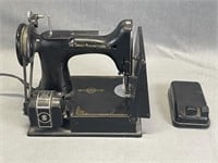 Singer 221 Featherweight Sewing Machine