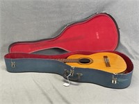 Acoustic Guitar w Case
