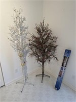 2-Christmas Trees