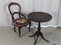 Vtg Wooden Round Table w/ Chair