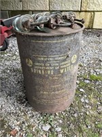 Metal barrel with lid and insulators